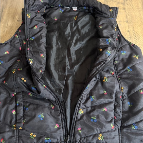 Basic Editions Black Quilted Puffer Vest - Picture 6 of 8